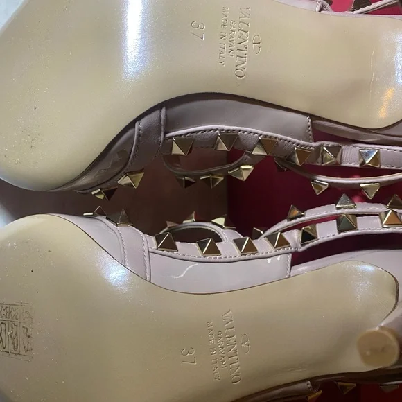 Blush Valentino Rockstud Patent Leather Heels - Picture 6 of 10